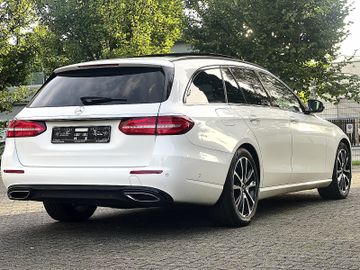 Mercedes E 220 - 11