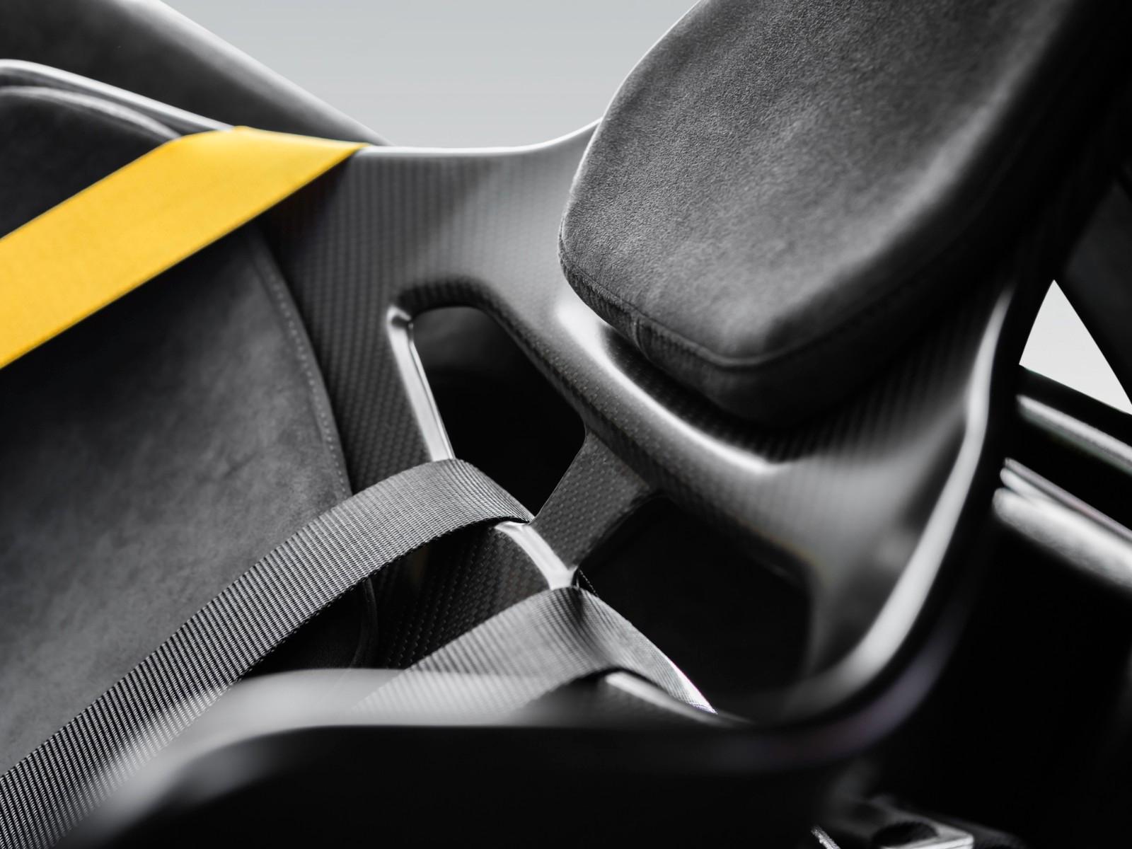 McLaren 600LT Coupé I Sicilian Yellow | MSO Roof Scoop