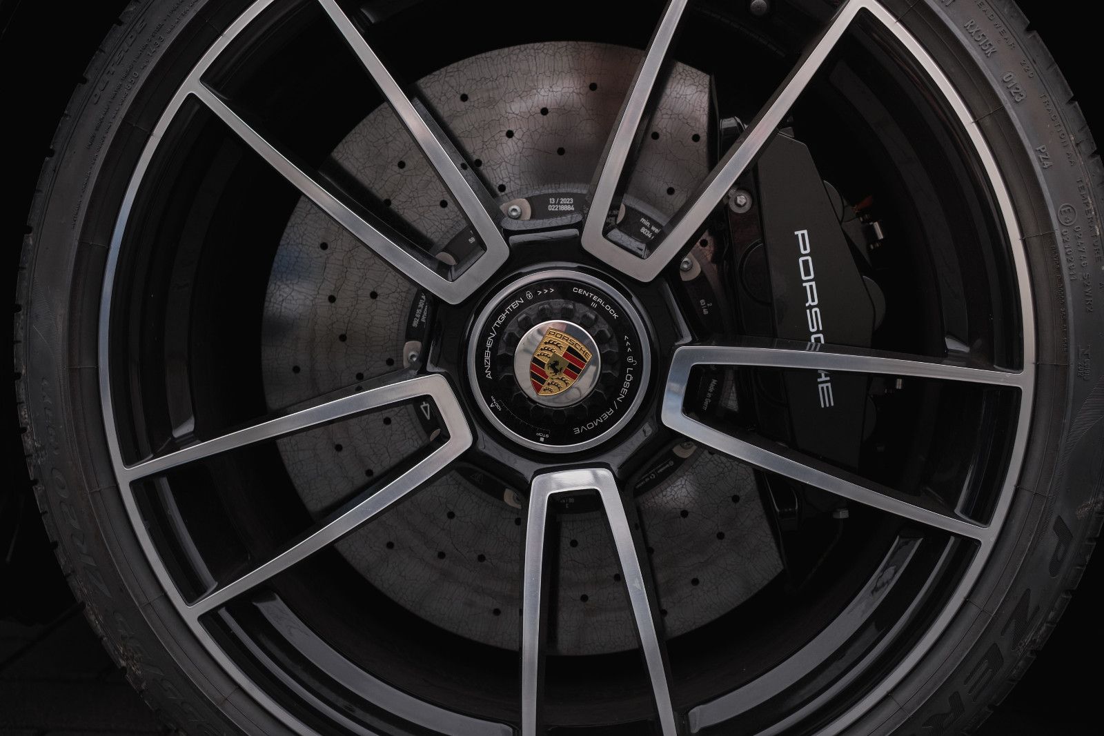 Fahrzeugabbildung Porsche 992/911 Turbo S-Heritage Paket-Nachtsicht-LED