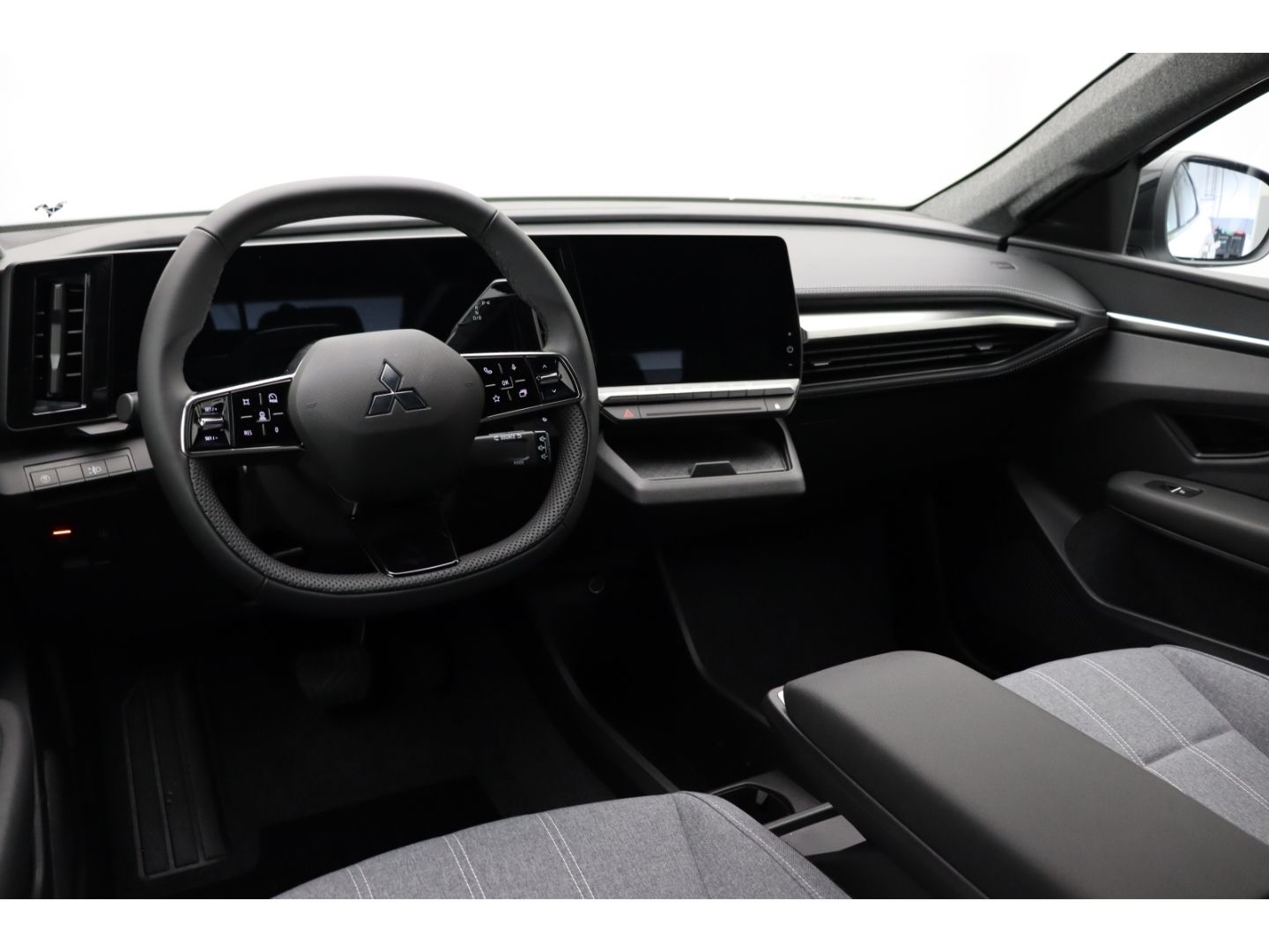 Fahrzeugabbildung Mitsubishi Eclipse Cross Diamant Plus 11 KW ACC LED SHZ