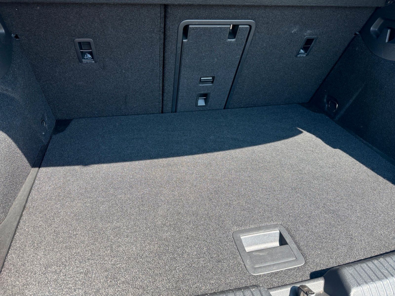 Fahrzeugabbildung Volkswagen Golf VIII Lim. Life 1.5 TSI
