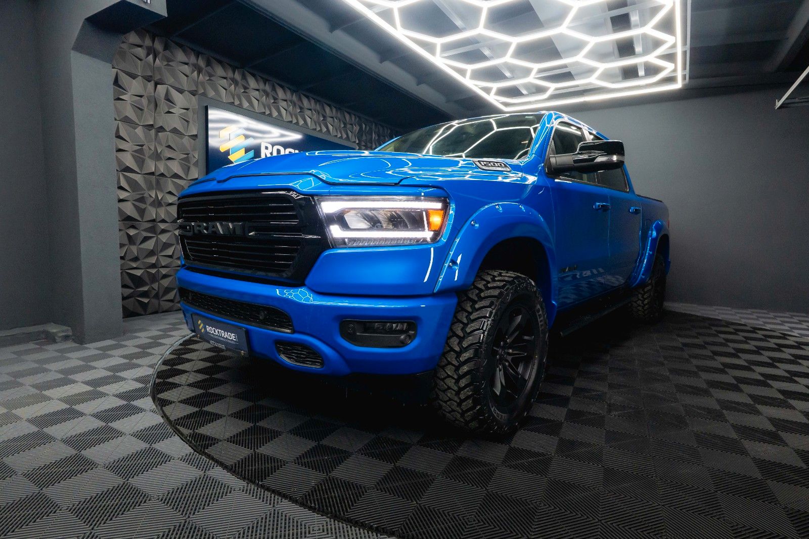 Fahrzeugabbildung Dodge RAM 5.7 V8 HEMI 4x4 LARAMIE Offroad Night LED