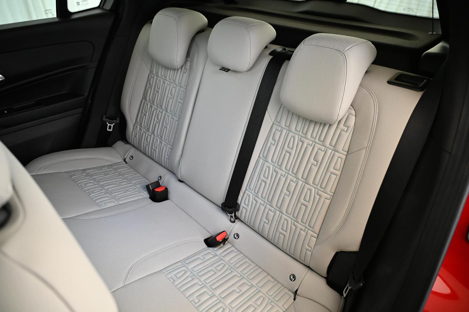 Fiat 600 1.2 Hybrid 101 DCT6 La Prima LED/NAVI/SHZ/18