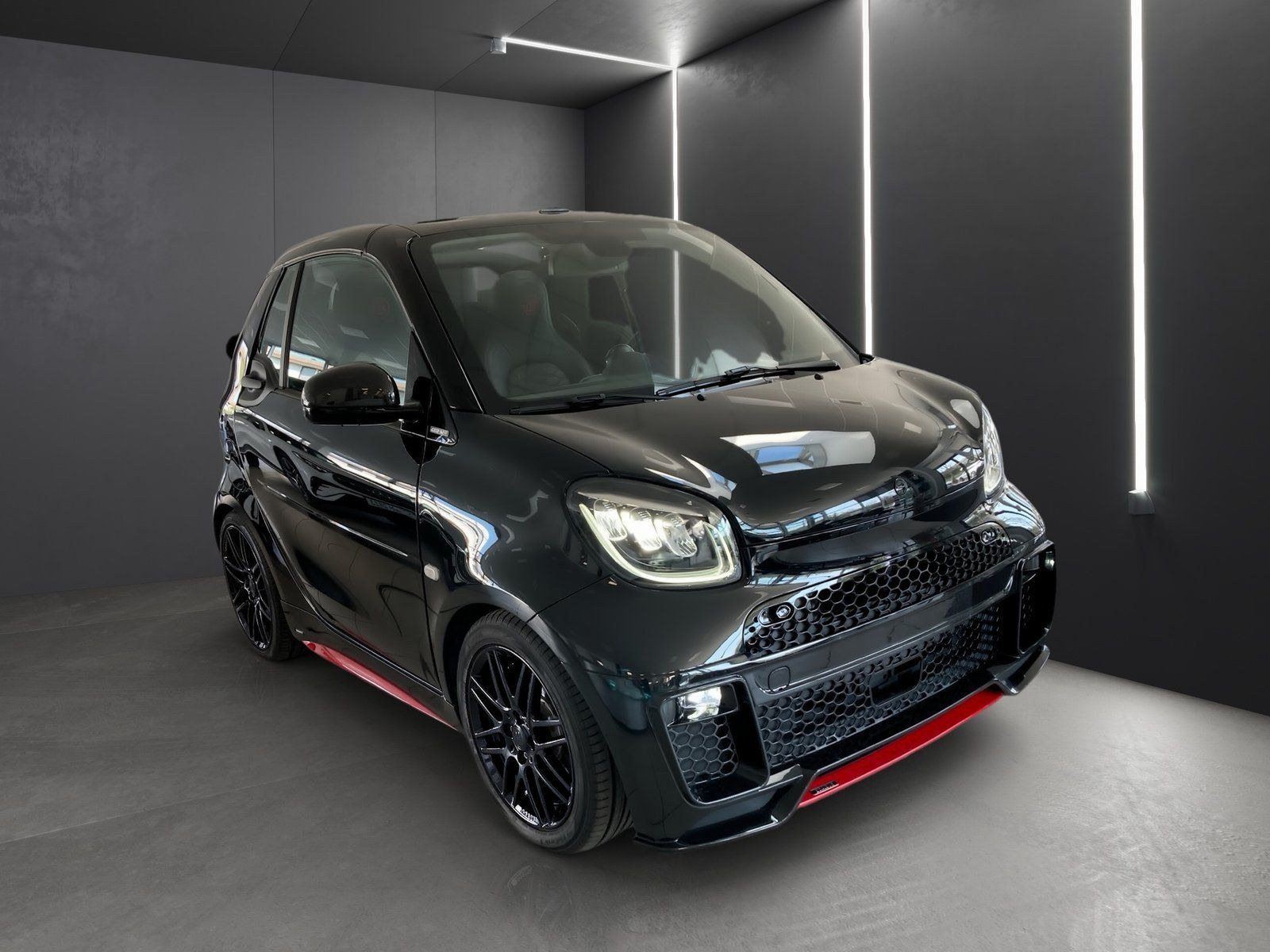 Fahrzeugabbildung Smart EQ fortwo BRABUS R92 Cabrio Leder Kamera