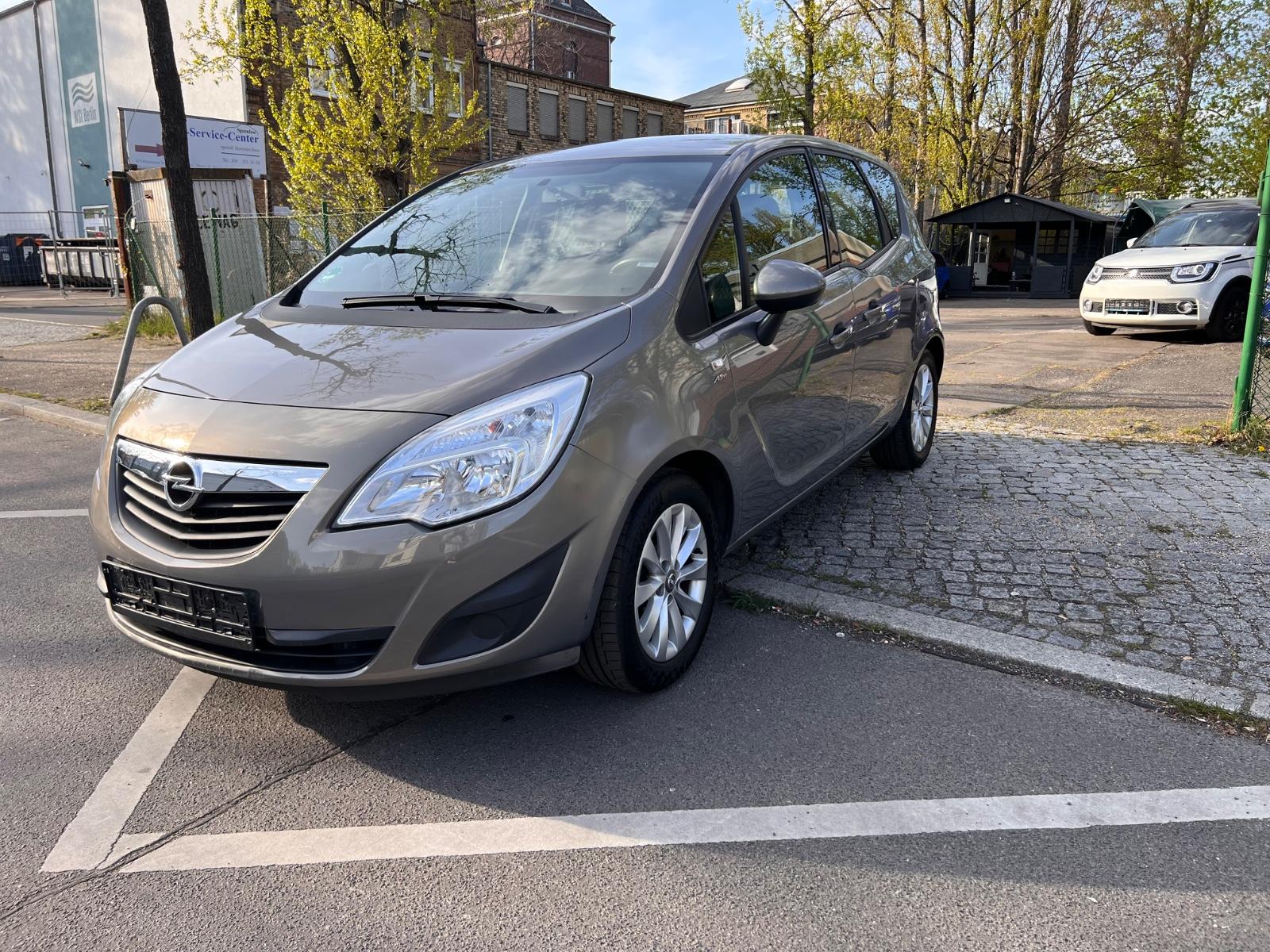 Opel Meriva 1.4 Active 88kW 1.Hand Tüv Neu
