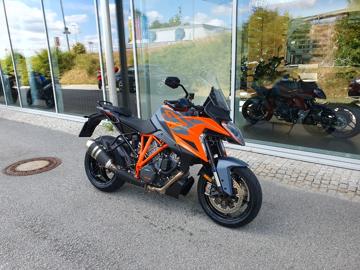 Fahrzeugabbildung KTM 1290 Super Duke GT 2023 Techpack