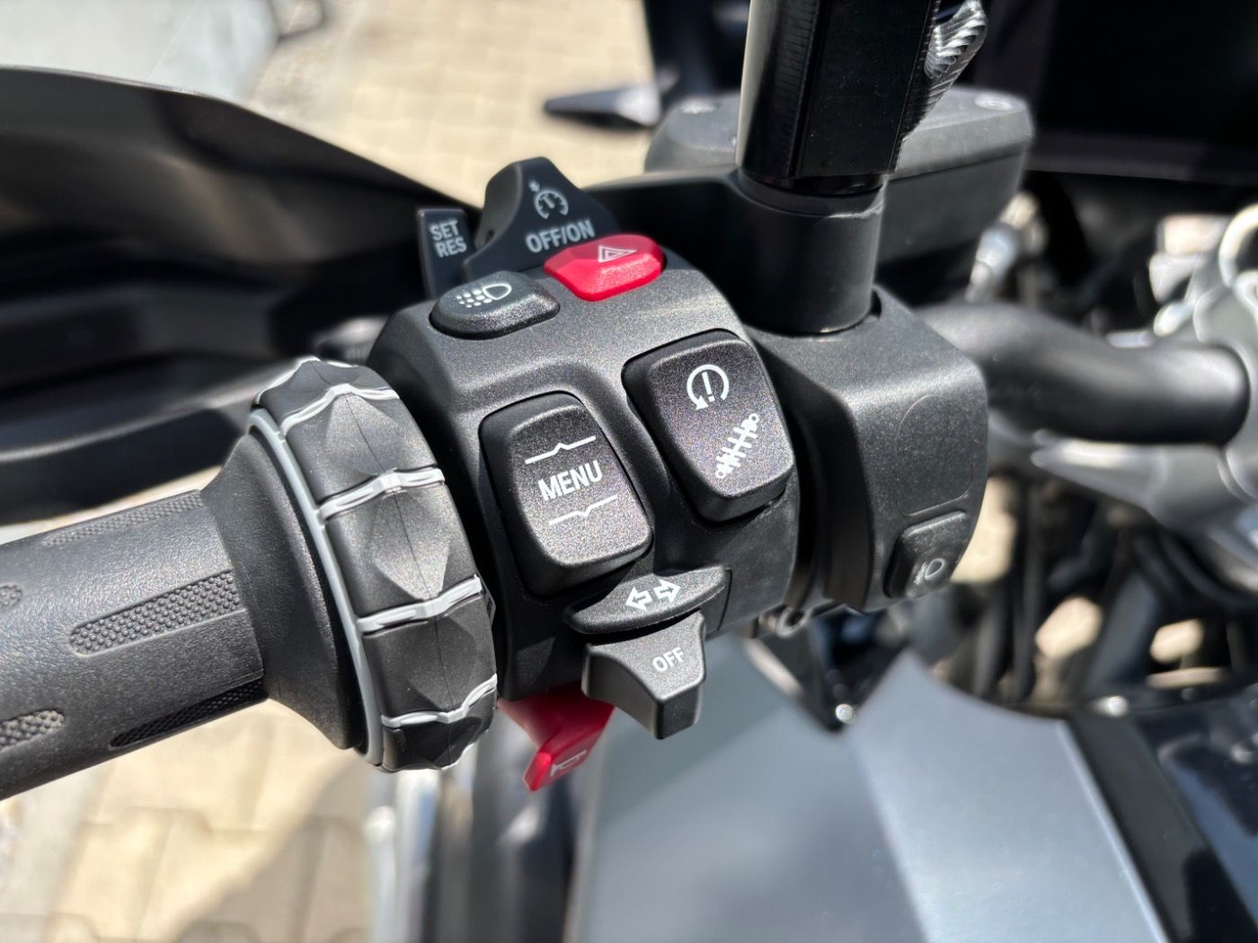 Fahrzeugabbildung BMW R 1250 GS Triple Black Öl inlcusive
