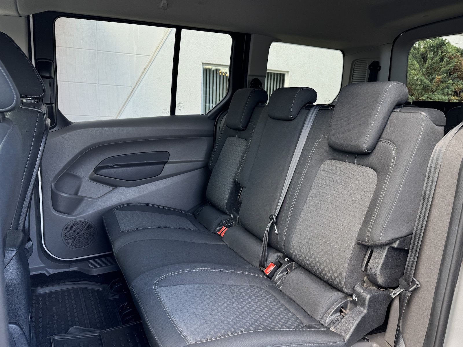 Fahrzeugabbildung Ford Grand Tourneo Connect 1.5 TDCi /7-Sitze/Navi/Shz