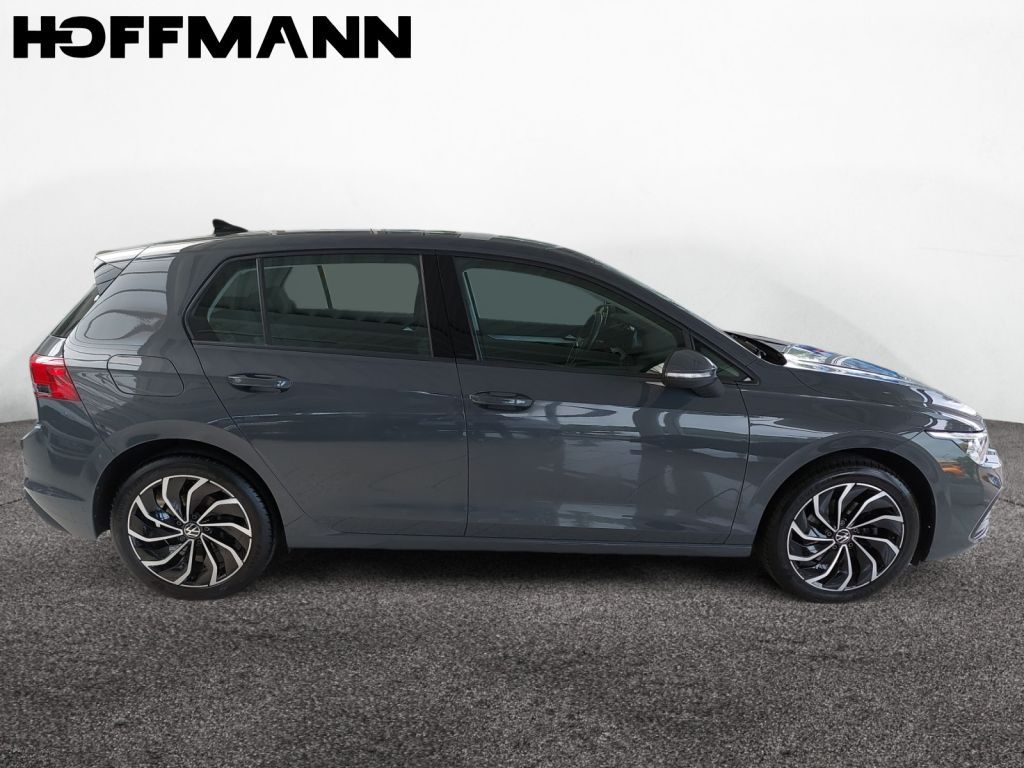 Fahrzeugabbildung Volkswagen Golf 1.5 TSI Life Navi LED ACC