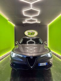 Alfa-Romeo Stelvio - 1