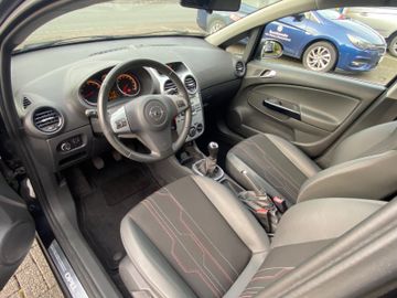 Bild 8 Opel CORSA 150 JAHRE WENIG KILOMETER MIT SCHECKHEFT