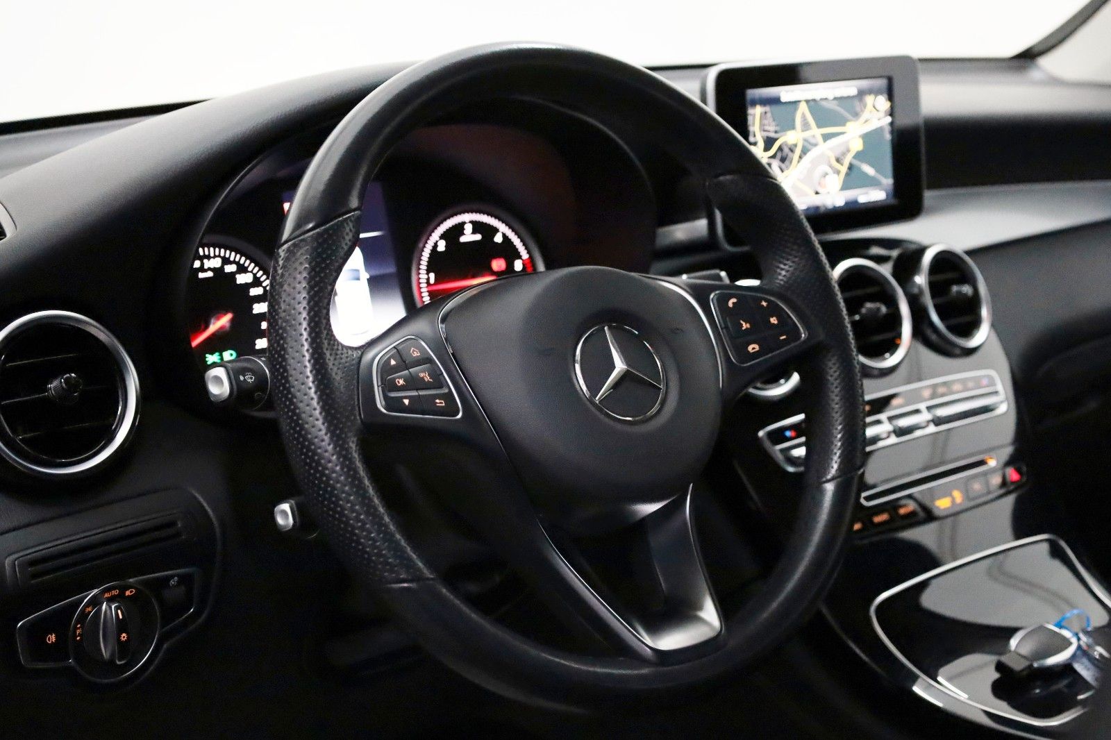 Fahrzeugabbildung Mercedes-Benz GLC 220d 4M Exclusiv Leder,Navi,LED,SH,PDC,SR+WR