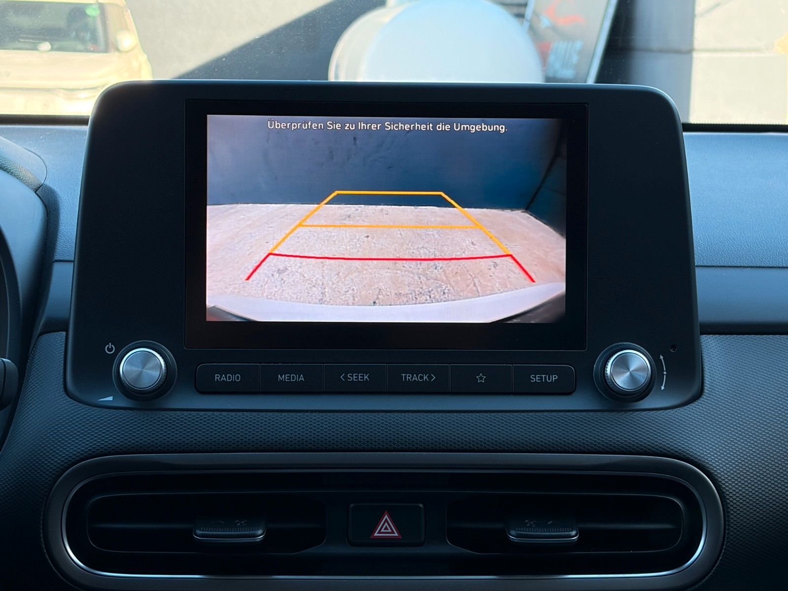 Fahrzeugabbildung Hyundai KONA E Select ACC PDC LFA LKA SHZ LHZ CarPlay