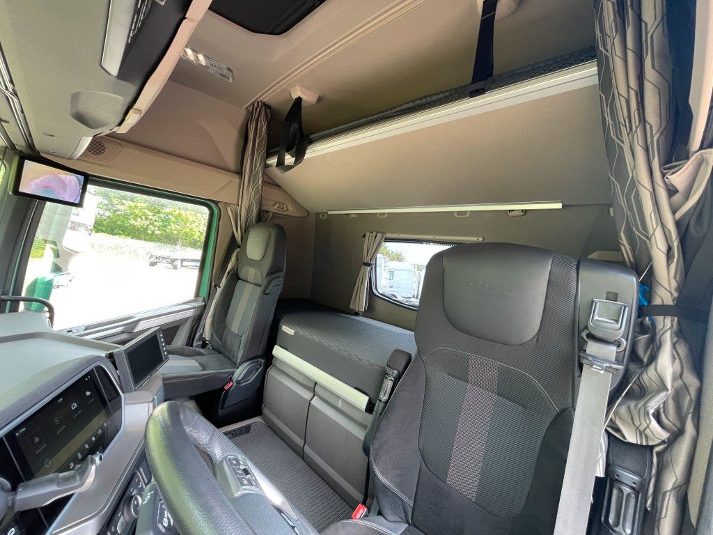 Fahrzeugabbildung DAF FT XF 530 NGD PXP 4x4