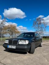Mercedes-Benz Mercedes S124 / W124 280 TE Oldtimer H Kombi - Mercedes-Benz 280 aus 1995