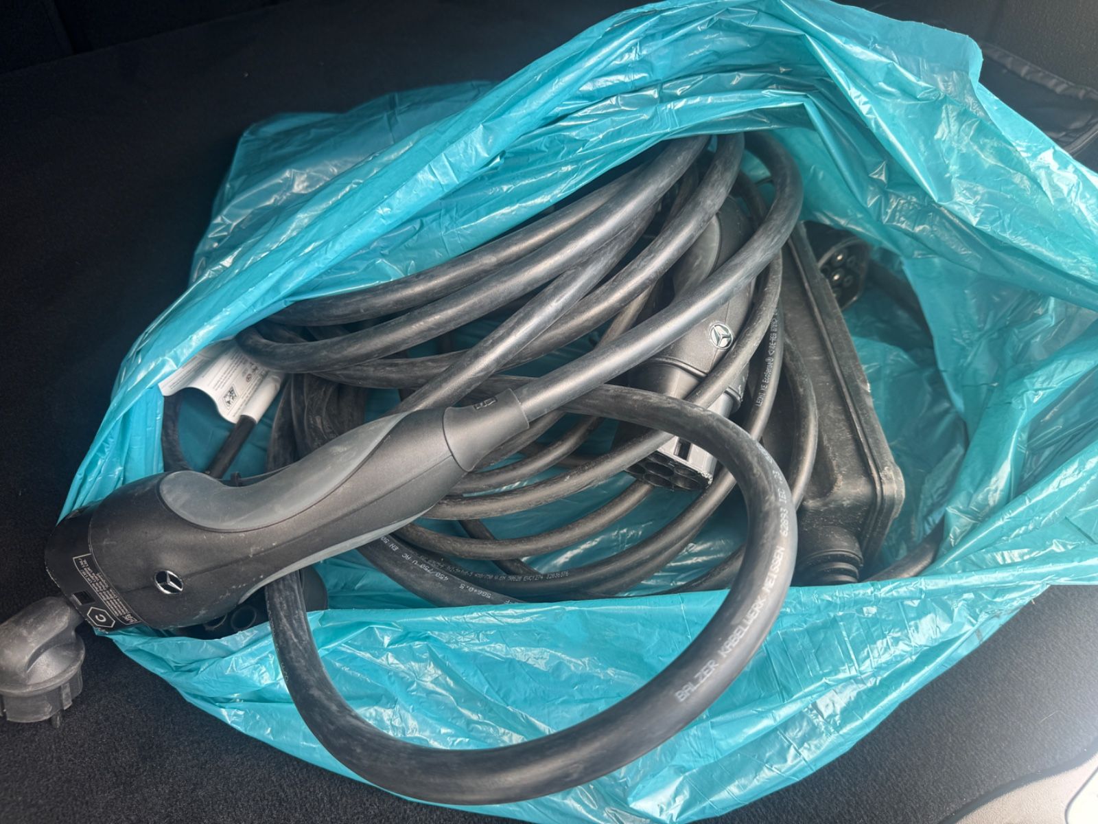 Fahrzeugabbildung Mercedes-Benz GLE 350de 4M Leder,Navi,LED,360°,Burmester,PanD.