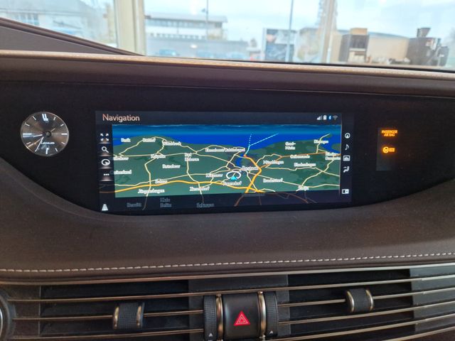 Lexus LS 500  Luxury Line E-Four – Massage – Kamera