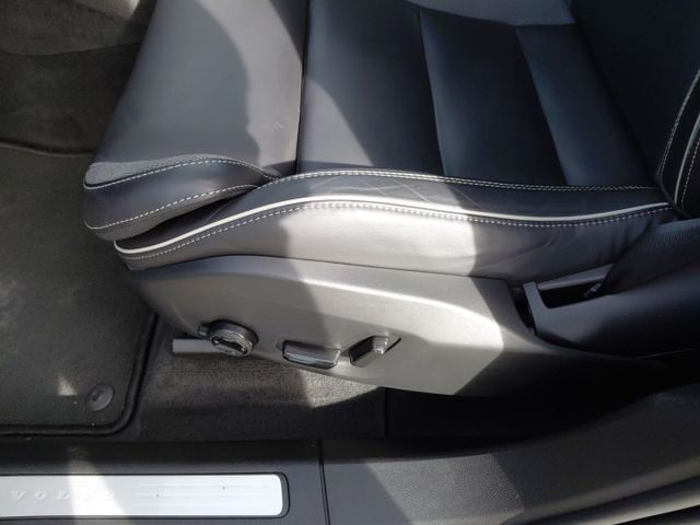 VOLVO XC 60 (Bild 15 von Array)