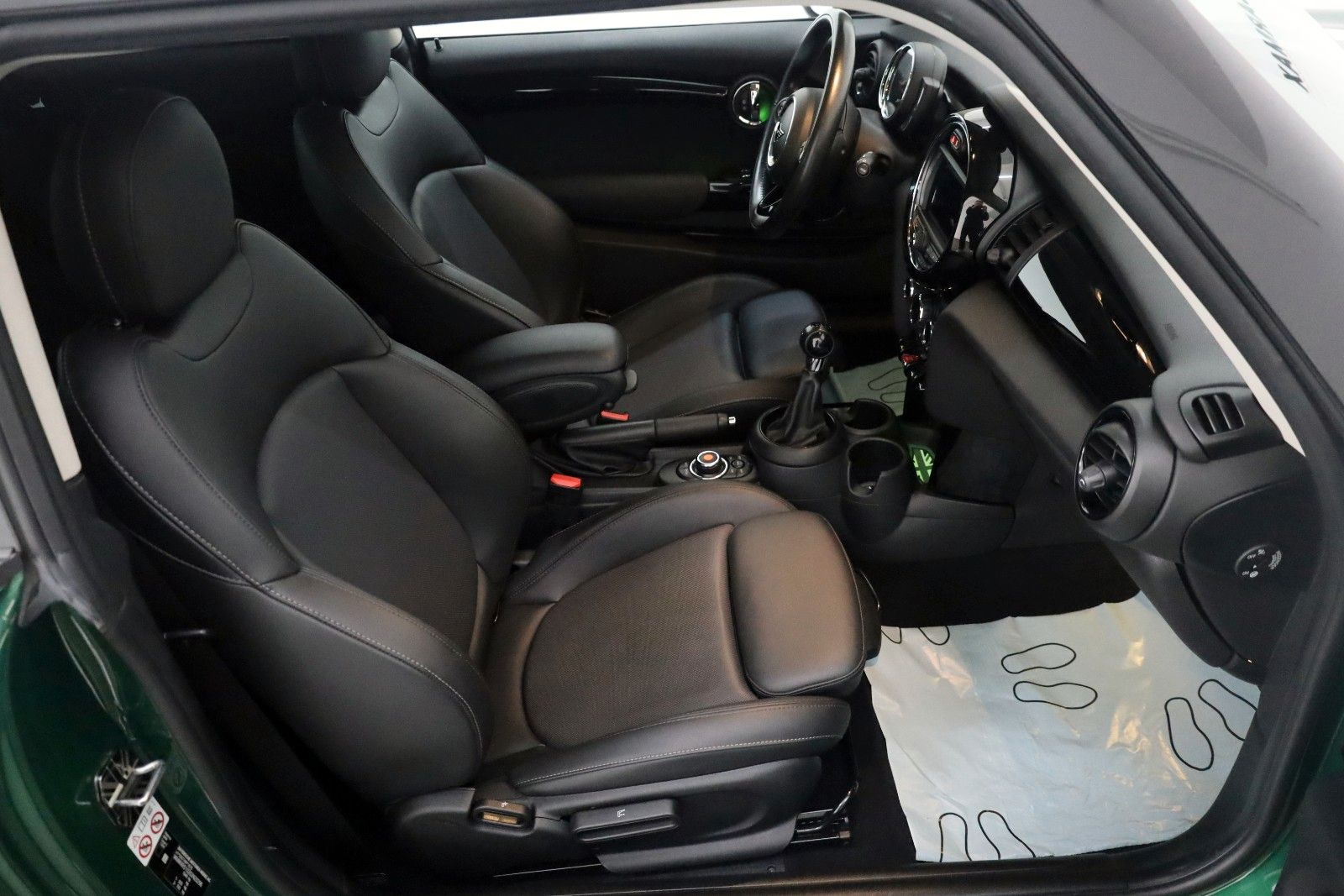 Fahrzeugabbildung MINI COOPER S 3-trg. Leder,Navi,LED,SH,Carplay +WR