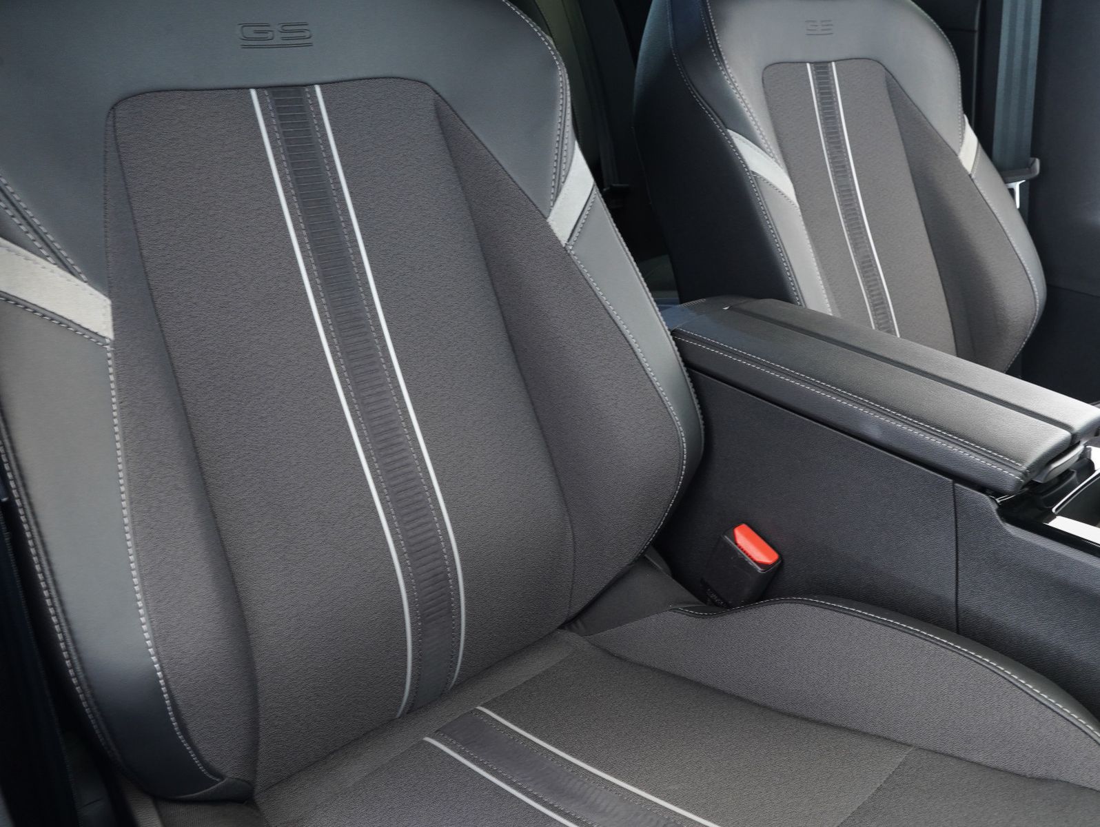 Fahrzeugabbildung Opel Astra L 1.2 Turbo Sports Tourer GS