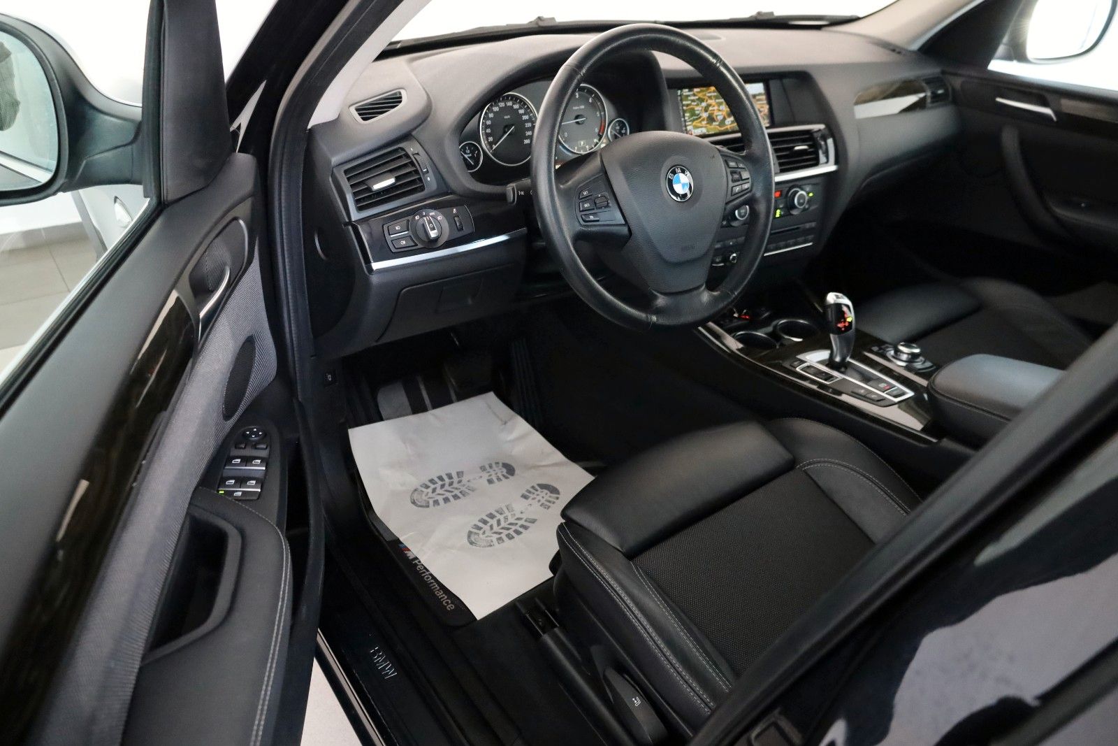 Fahrzeugabbildung BMW X3 xDrive 20d, X line,T.Leder,Navi,SH,Kamera,AHK
