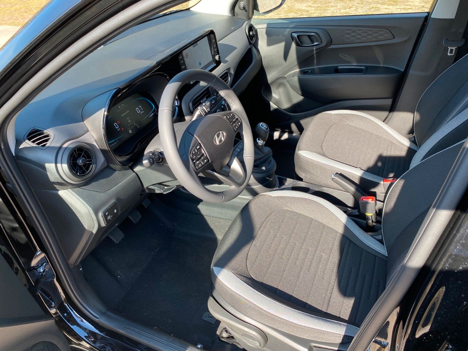 Fahrzeugabbildung Hyundai i10 1.0 Select *Navi*Klima*CarPlay*RFKamera*PDC*