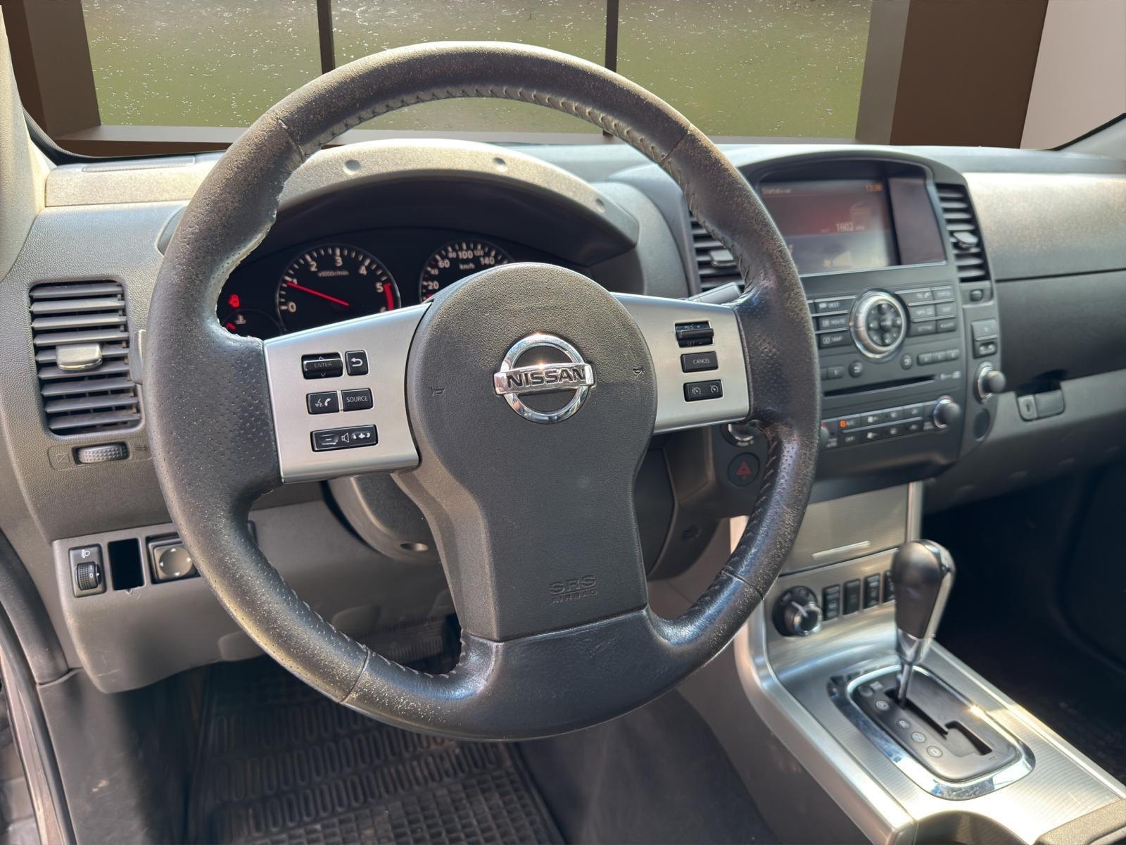 NISSAN NAVARA 3.0 V6 DCI 231 CH DOUBLE CAB 4X4 BVA – CUIR TOIT OUVRANT GPS ATTELAGE