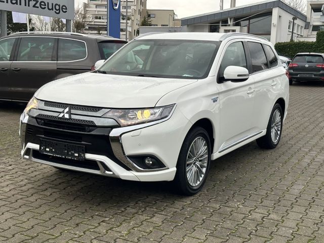 Mitsubishi Outlander PHEV  4WD