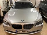 BMW 750Li - - silberne BMW 750