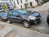 Renault Clio - Renault Clio aus 2006 mit Diesel-Antrieb