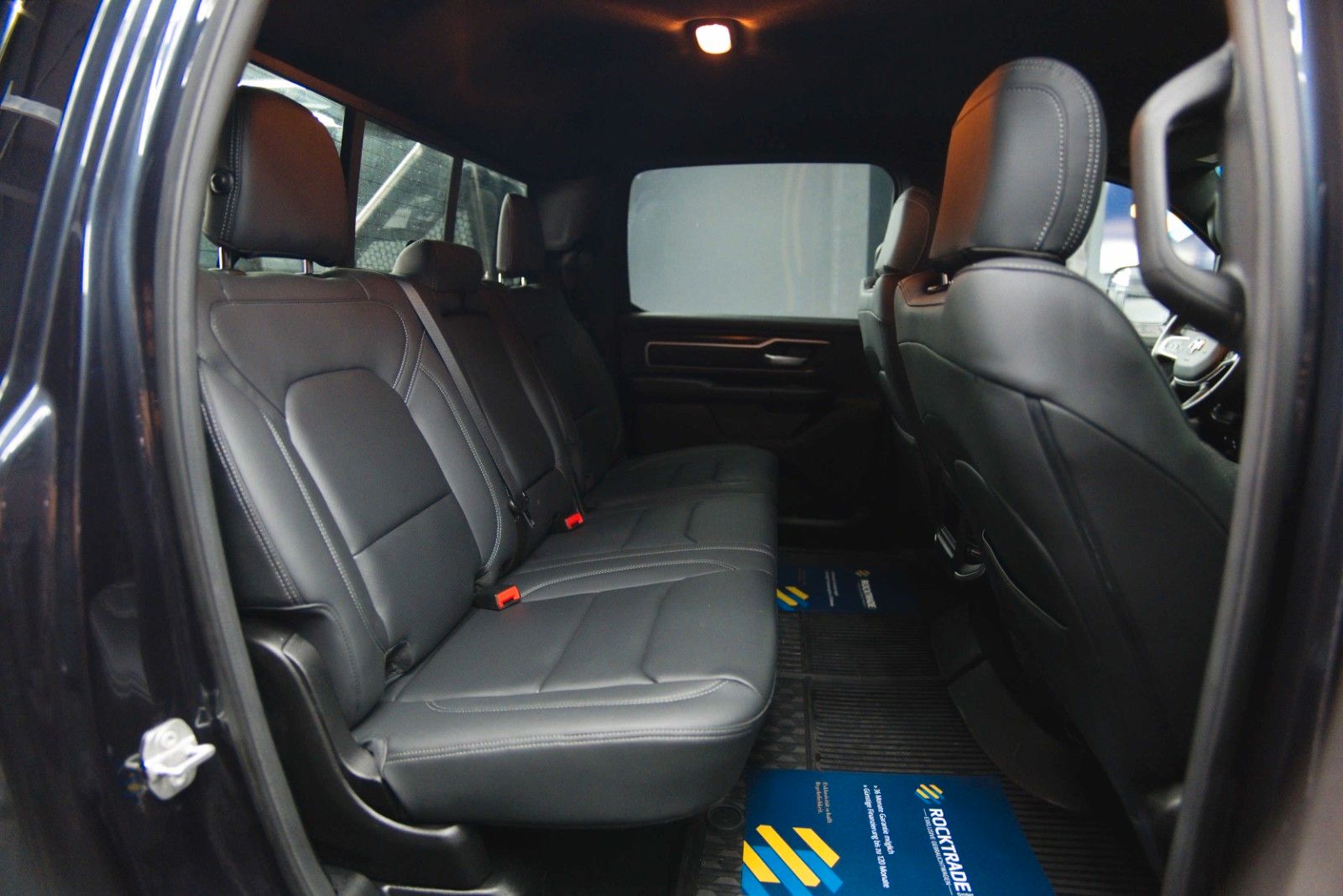 Fahrzeugabbildung Dodge RAM 5.7 V8 HEMI 4x4 OFFROAD Night-Paket LONGBED