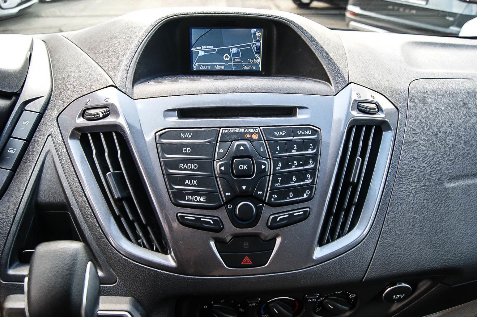 Fahrzeugabbildung Ford Tourneo Custom 2.0TDCi Auto 8-SITZE NAVI 1.HAND