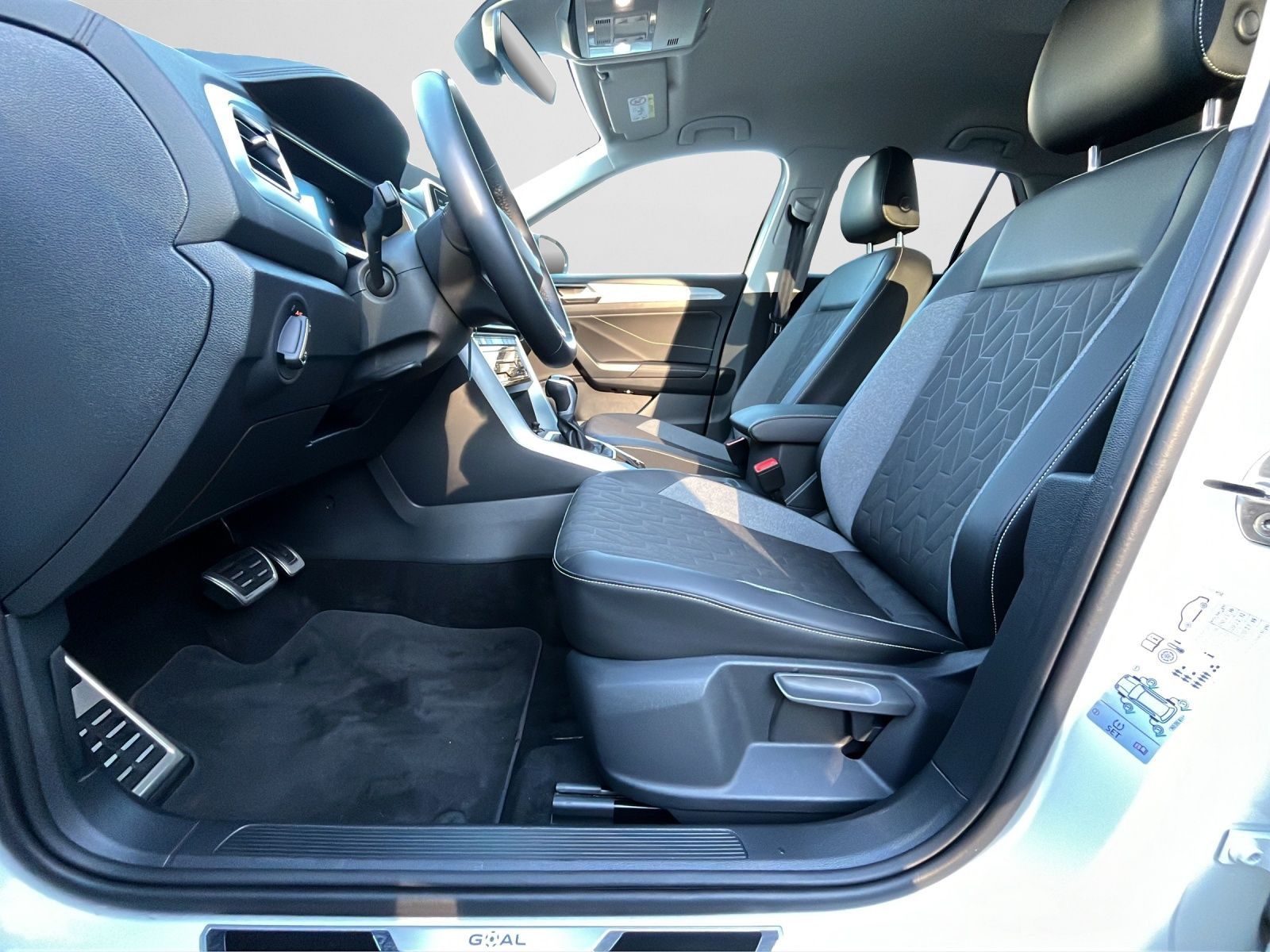 Volkswagen T-Roc - Bild 12