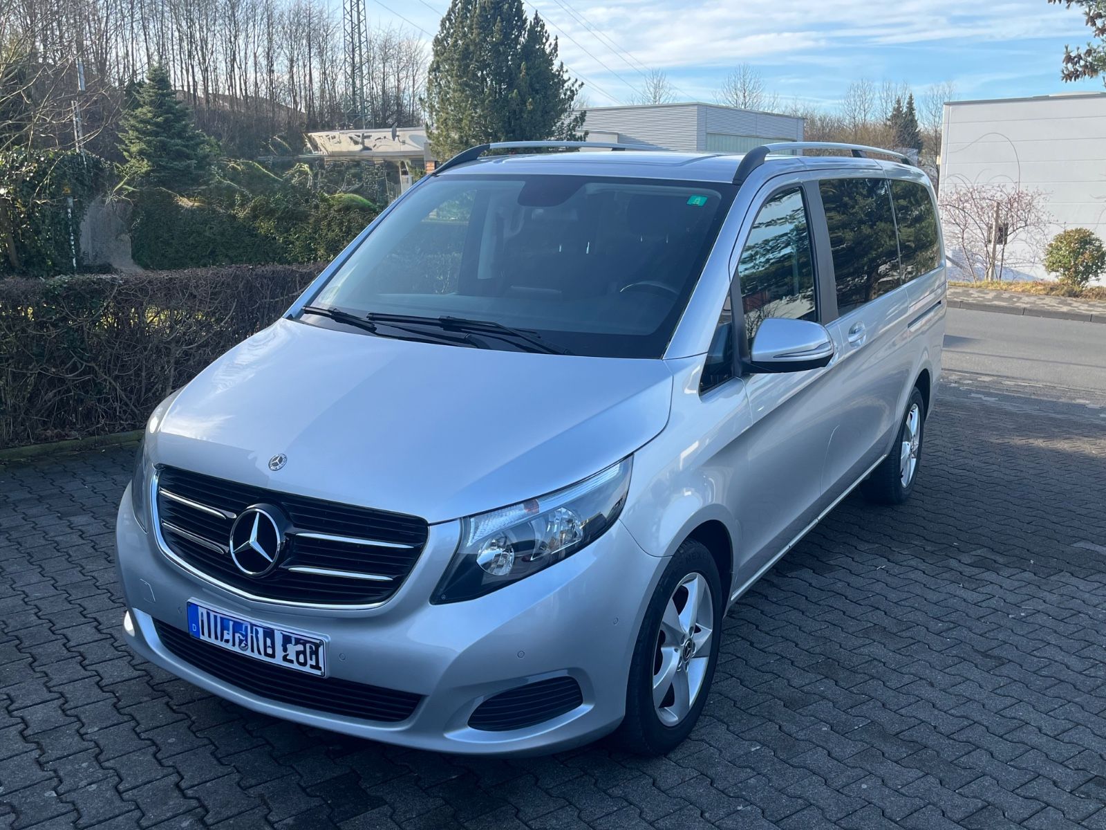 MERCEDES-BENZ V 250d Lang 7 Sitzer Automatik AHK