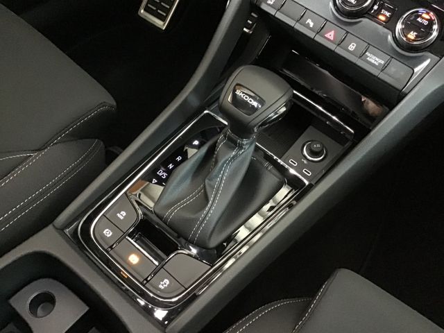 Fahrzeugabbildung Skoda Karoq Sportline 1.5TSI DSG/ACC/AHK/Matrix/Navi