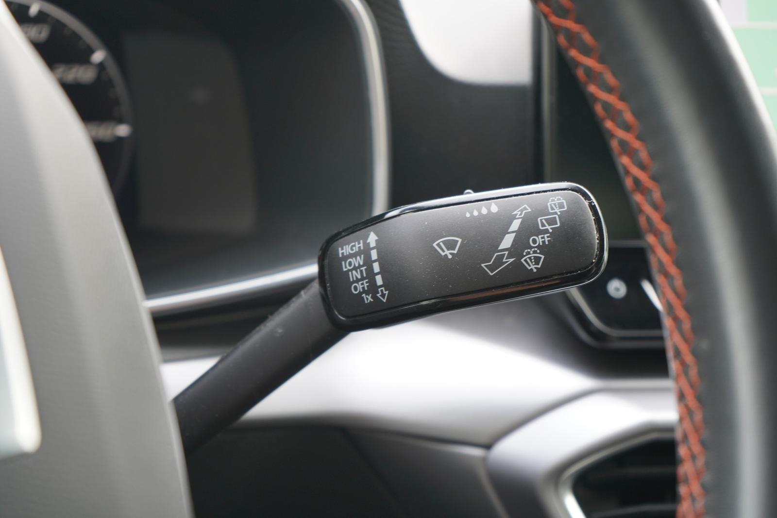 Seat Leon Sportstourer 1.5 FR LED Navi DAB Kamera USB