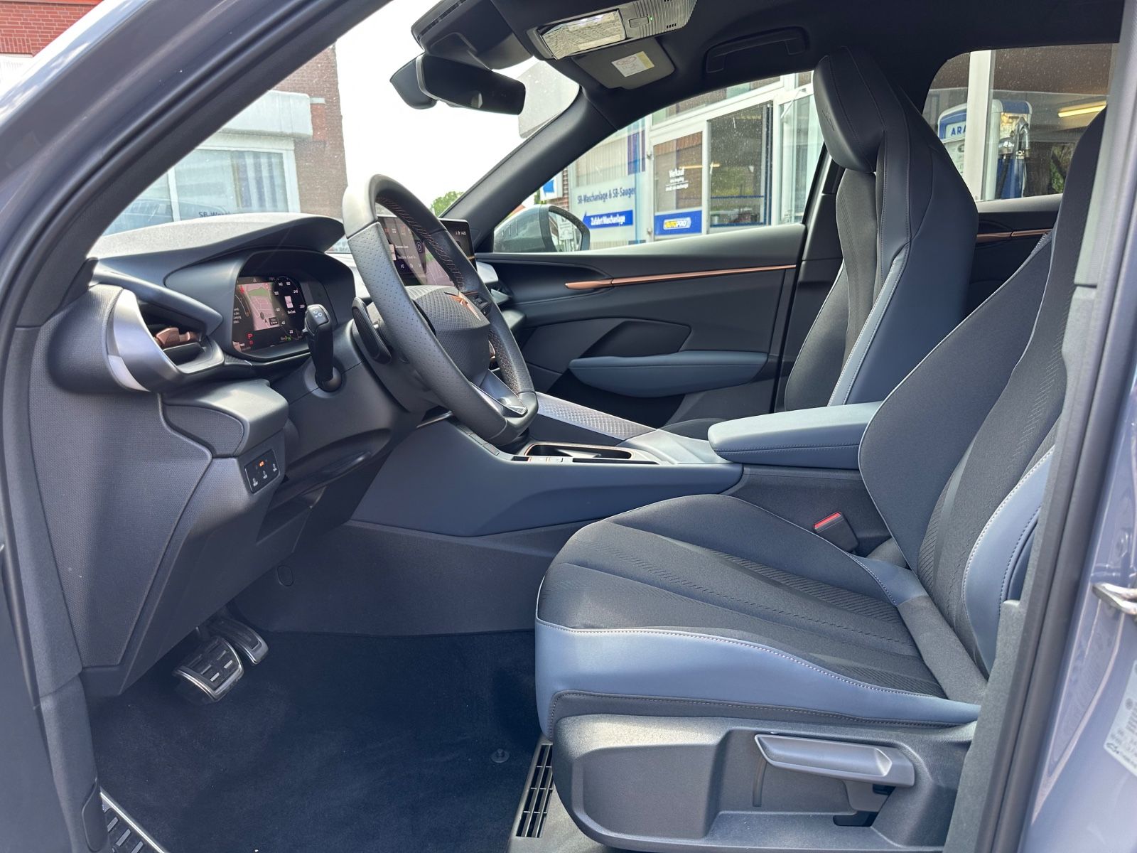 Fahrzeugabbildung CUPRA Terramar 1.5 eTSI DSG AHK/Navi/LED/ACC/18"