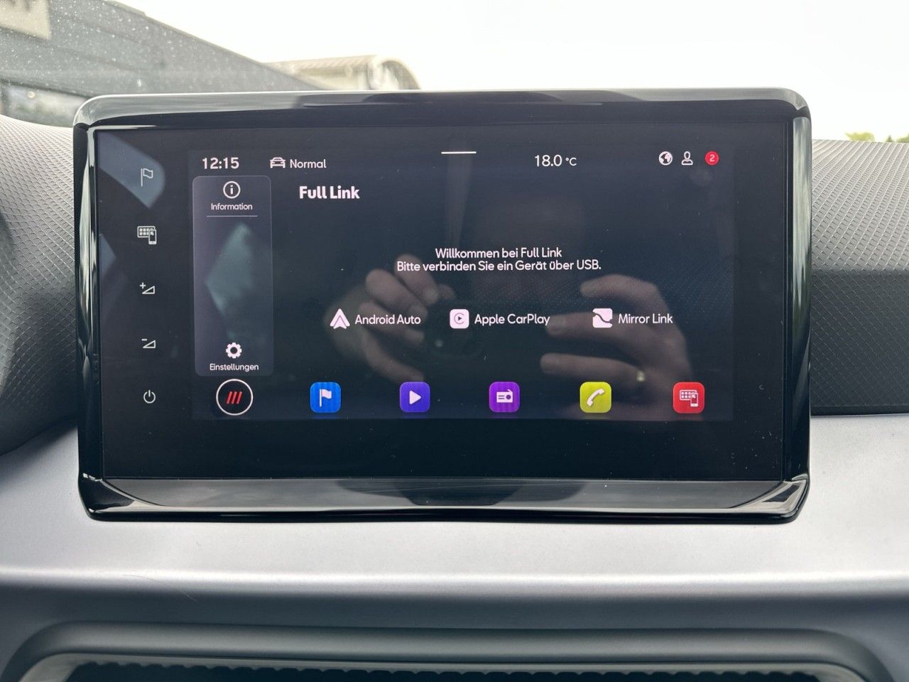 Fahrzeugabbildung SEAT Arona FR 1.0 TSI 110PS-Virtual-LED-AHK* - mit KI generiert/bearbeitet