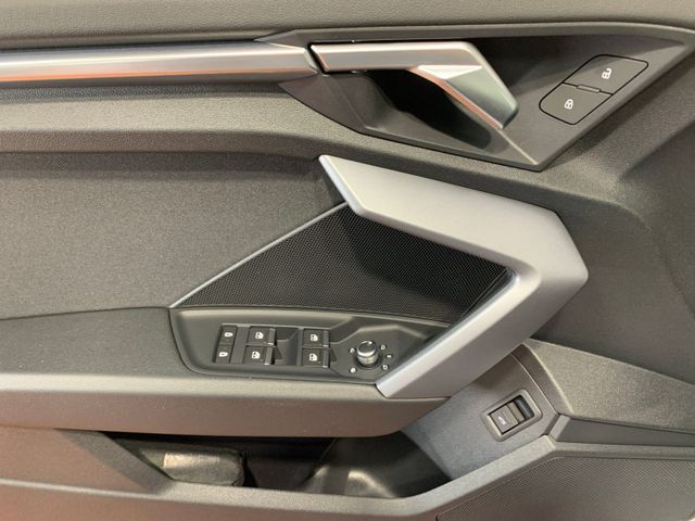 A3 Limousine 30 TFSI S TRONIC LED+NAV+AHK+KAMERA