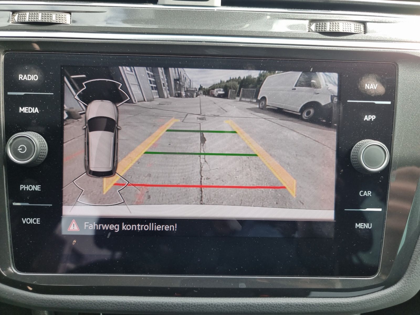Fahrzeugabbildung Volkswagen Tiguan Elegance eHybrid DSG IQ.Light ACC 18" AHK