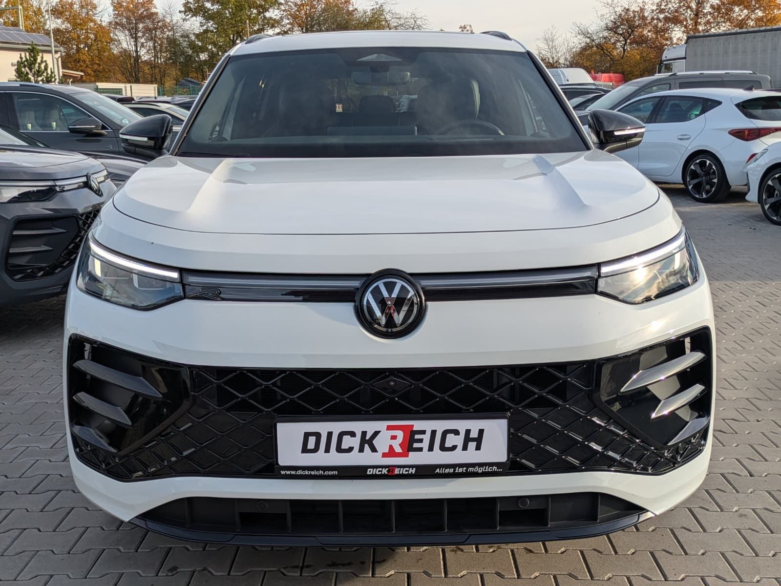 Fahrzeugabbildung Volkswagen Tayron 2.0 TDI 4M R-Line 7S*IQ-L.*LEDER*PANO*HUD