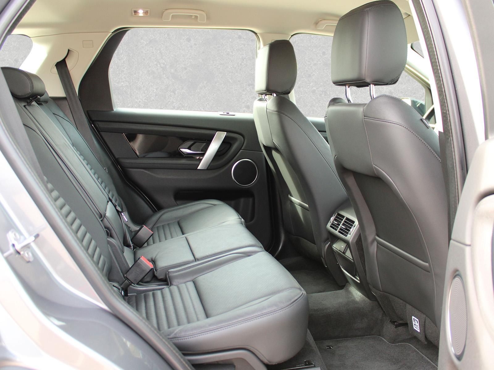 Fahrzeugabbildung Land Rover Discovery Sport D165 SE AWD