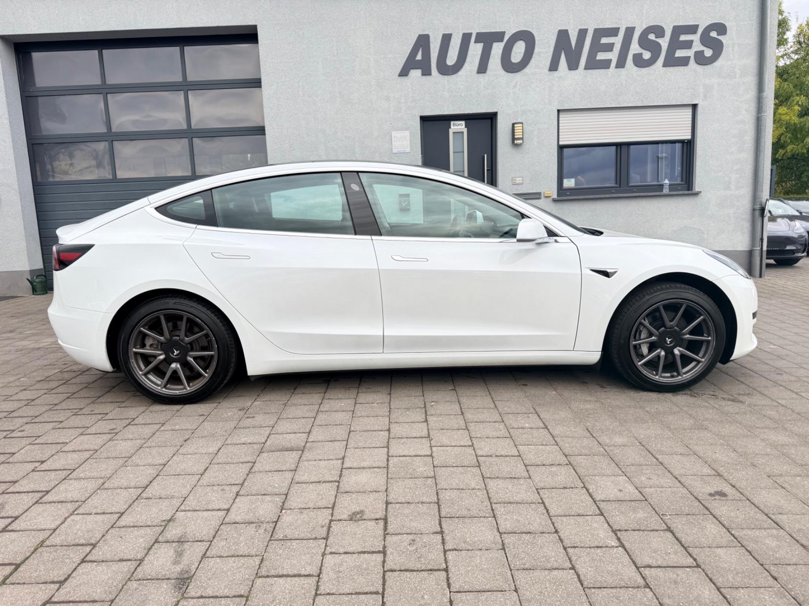 Tesla Model 3 Standard Range Plus | 283 ch | BVA | Toit panoramique | Cuir | Sièges chauffants AV/AR | Attelage amovible