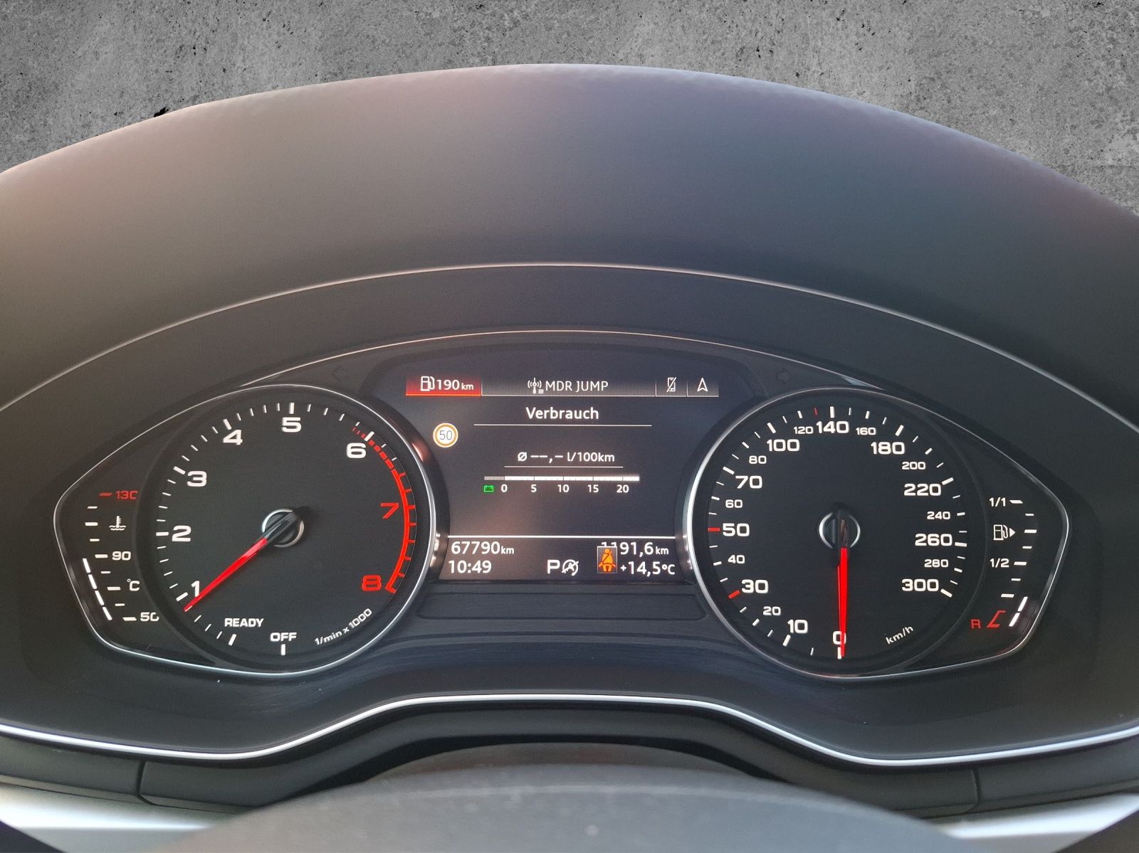 Fahrzeugabbildung Audi A4 Avant 35 TFSI advanced S-tronic LED Navi ACC