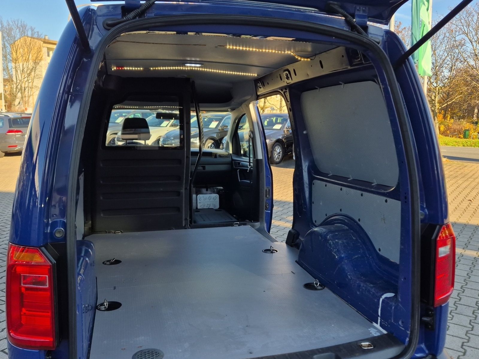 Fahrzeugabbildung Volkswagen Caddy Kasten Maxi TDI KLIMA NSW RFK