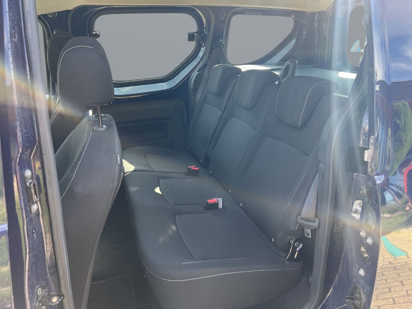 Fahrzeugabbildung Dacia Dokker Comfort 1.2 TCe 115 Navi Klima SHZ Temp T