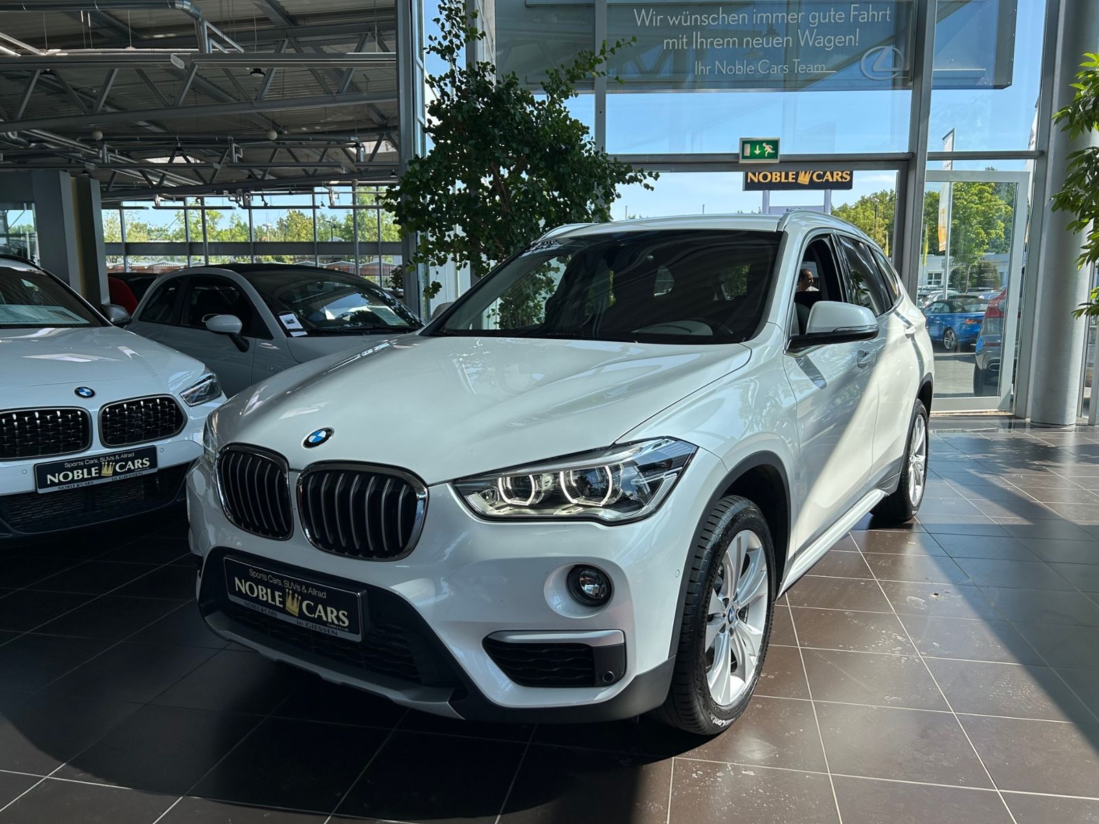 Fahrzeugabbildung BMW X1 sDrive 20 i xLine MEMO LED NAV RFK SHZ 18"