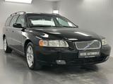 Volvo V70 Kombi 2.4 Momentum Automatik AHK - Volvo V70 mit Benzin-Antrieb: Kombi, Klimaanlage, 2.4