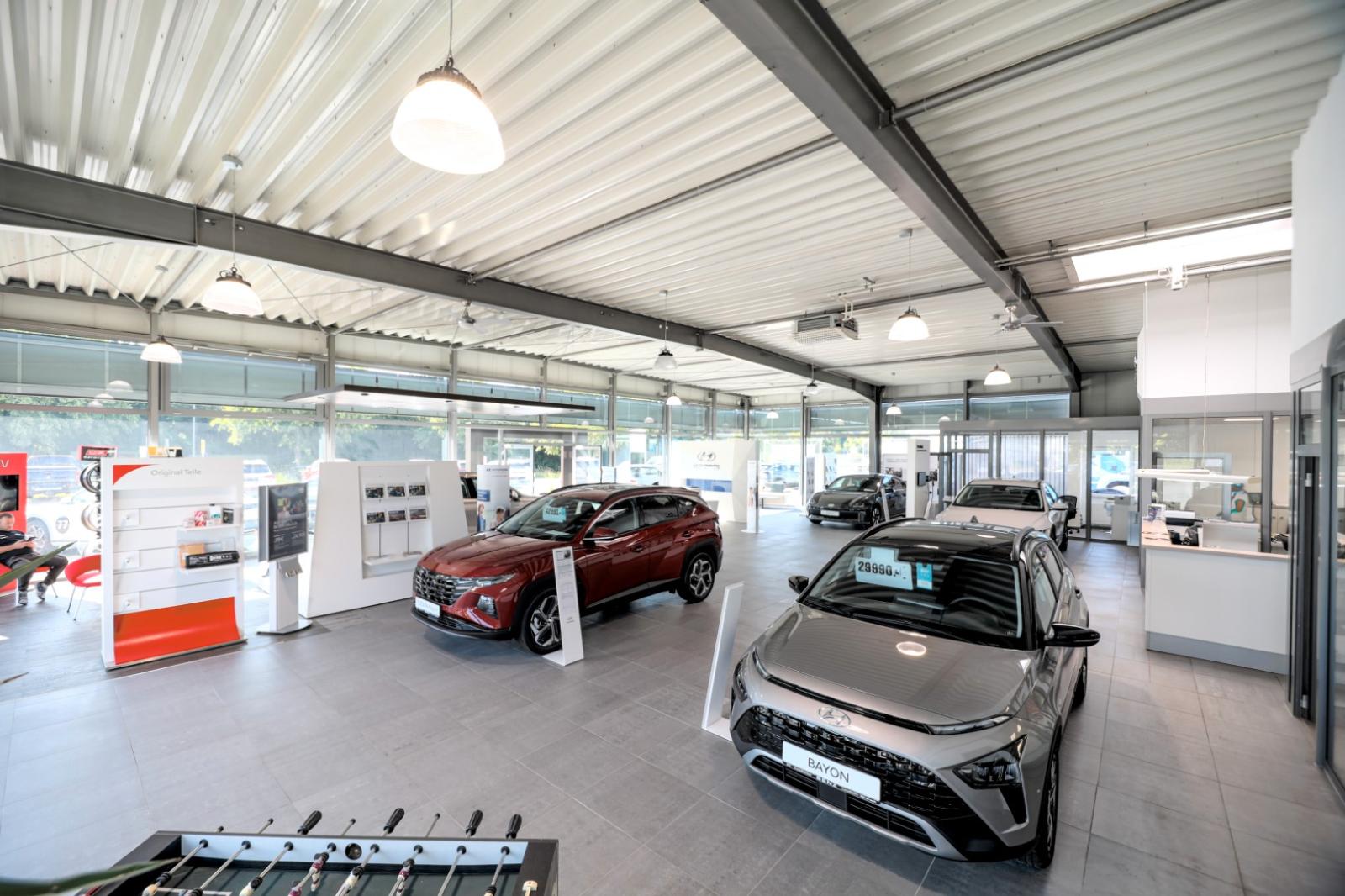 showroom-image-top