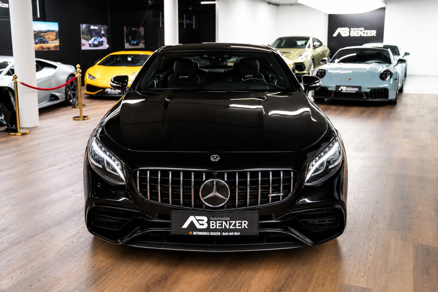 Fahrzeugabbildung Mercedes-Benz S S 63 AMG 4Matic *Pano*Designo*Ambiente*Carbon*